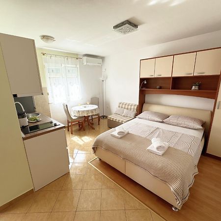 Apartments Villa Miranda Vodice Buitenkant foto