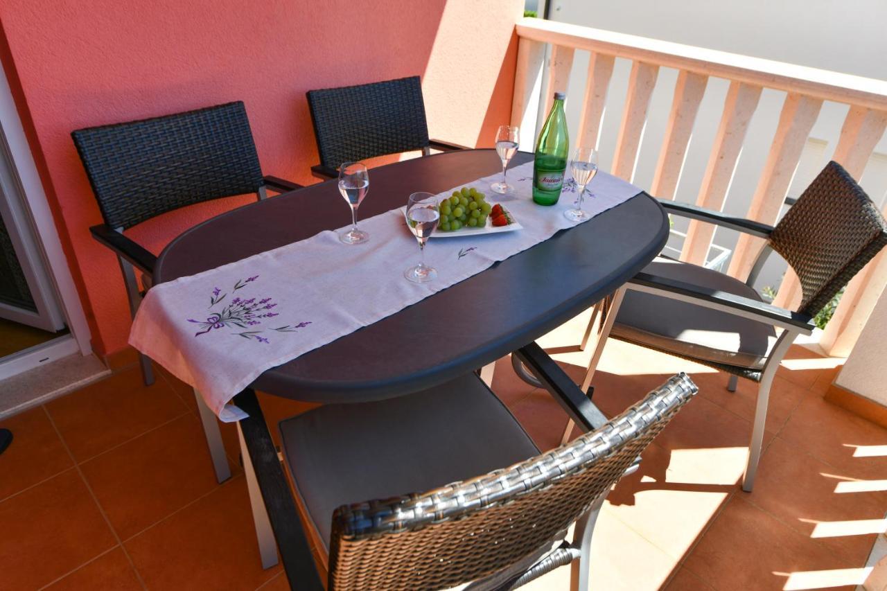 Apartments Villa Miranda Vodice Buitenkant foto