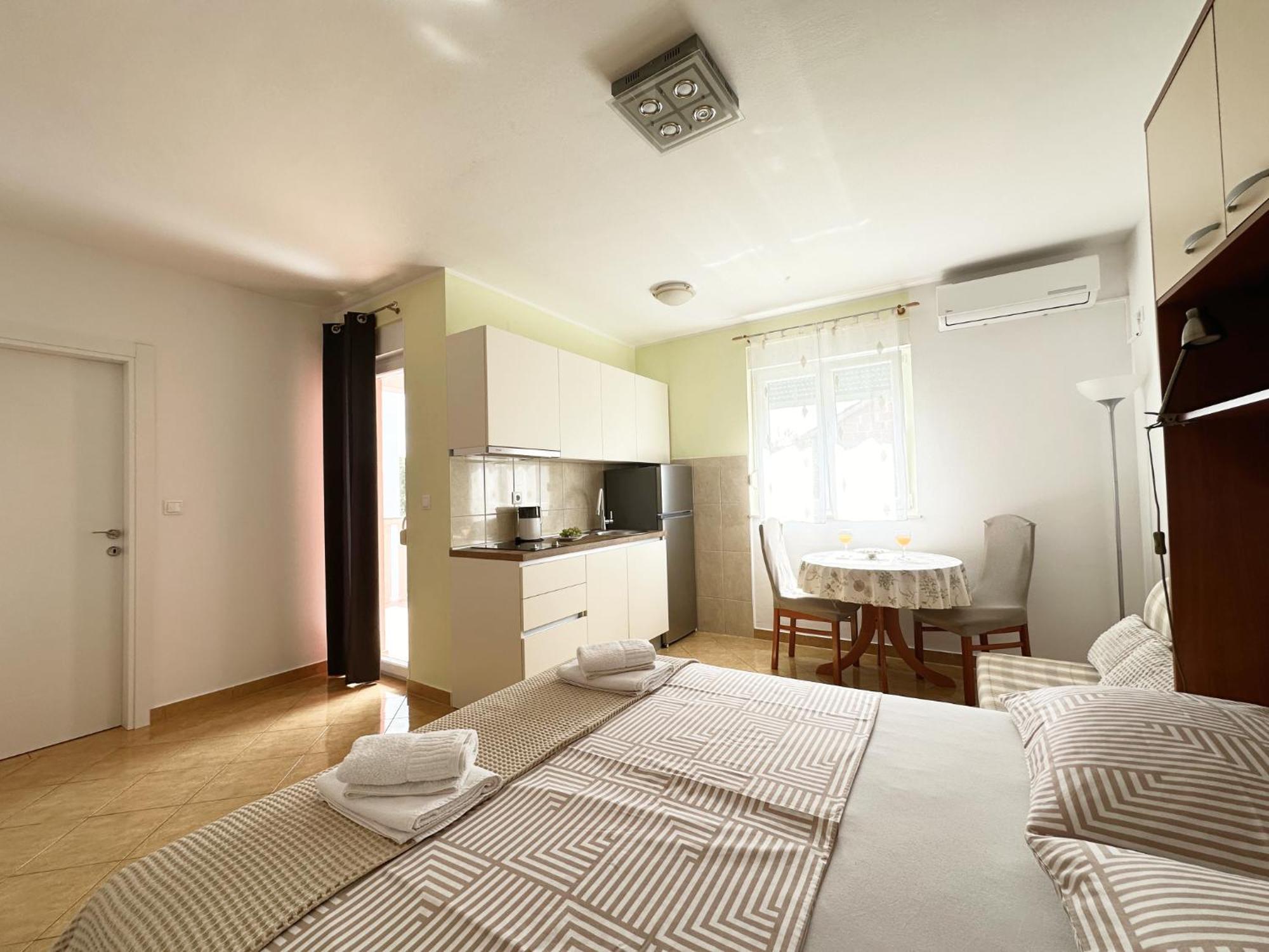 Apartments Villa Miranda Vodice Buitenkant foto