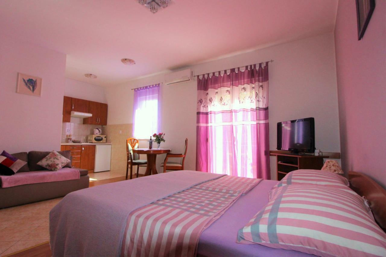 Apartments Villa Miranda Vodice Buitenkant foto