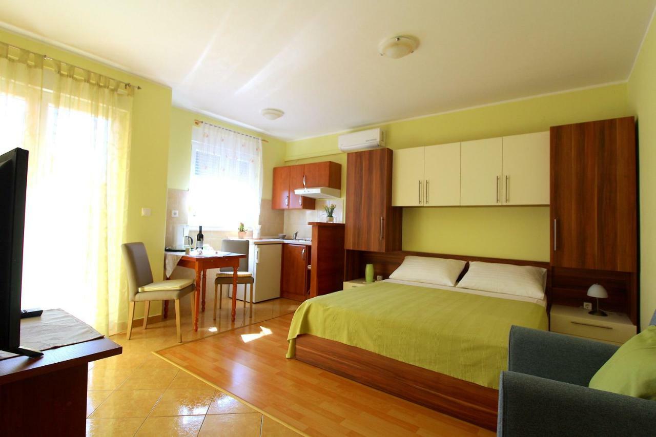 Apartments Villa Miranda Vodice Buitenkant foto